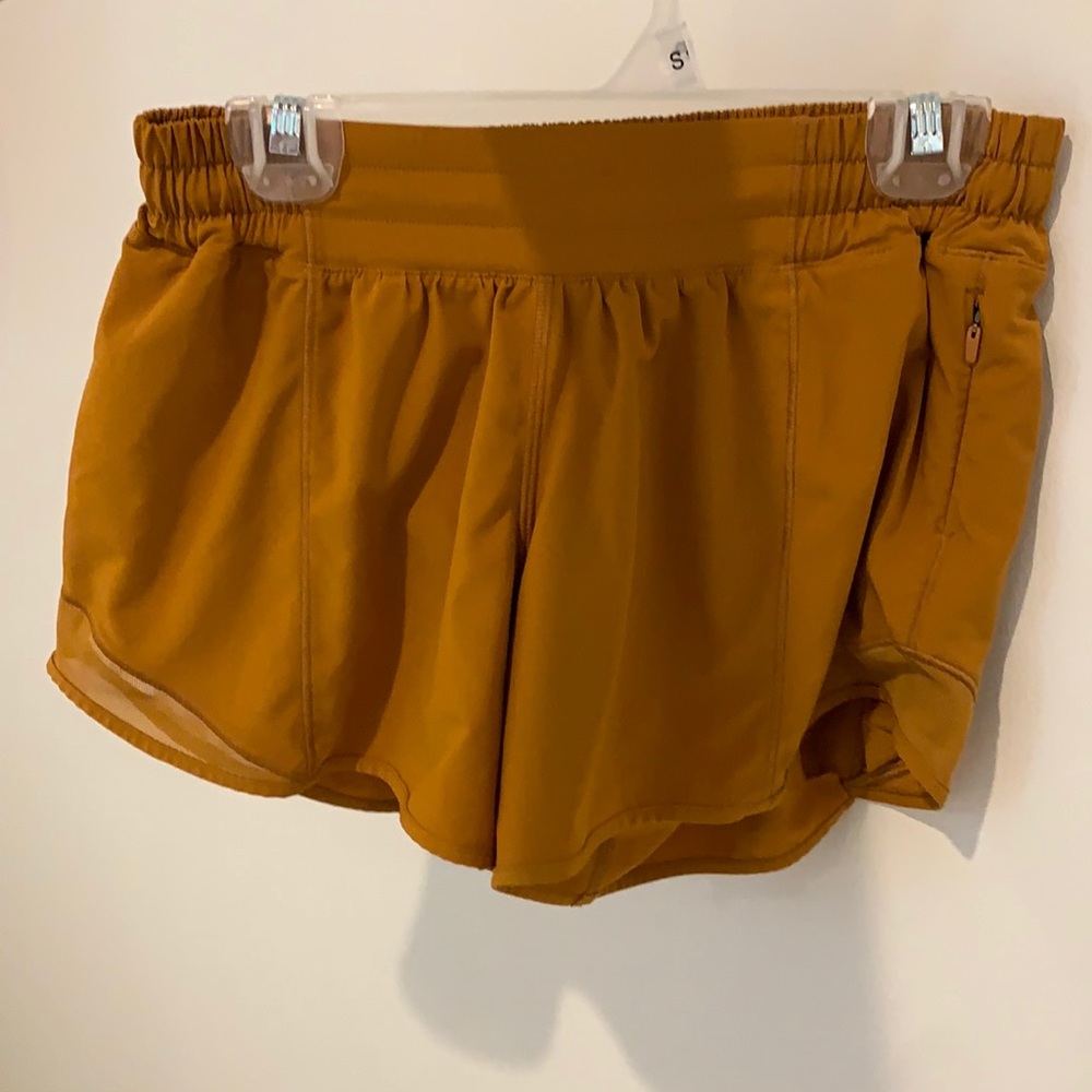 Lululemon Hotty Hot Mustard Low Rise Shorts 4”
